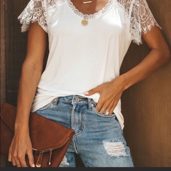POL Tops - White Lace Eyelash Hem Sleeved Scoop Neck Tee 👚